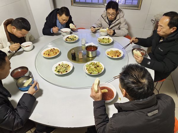 陜煤建設(shè)路橋分公司：心系職工辦實(shí)事，暖心舉措惠職工
