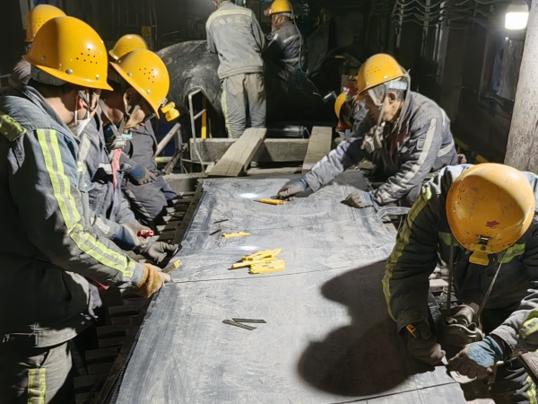 陜煤建設(shè)機電安裝公司：凝心聚力忙檢修，爭分奪秒不停歇