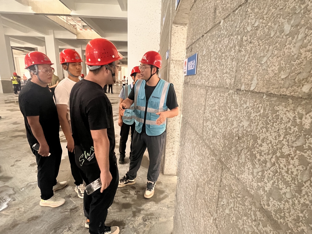 陜煤建設(shè)渭南分公司“補(bǔ)短板、強(qiáng)弱項(xiàng)、重落實(shí)”對標(biāo)交流學(xué)習(xí)圓滿收官