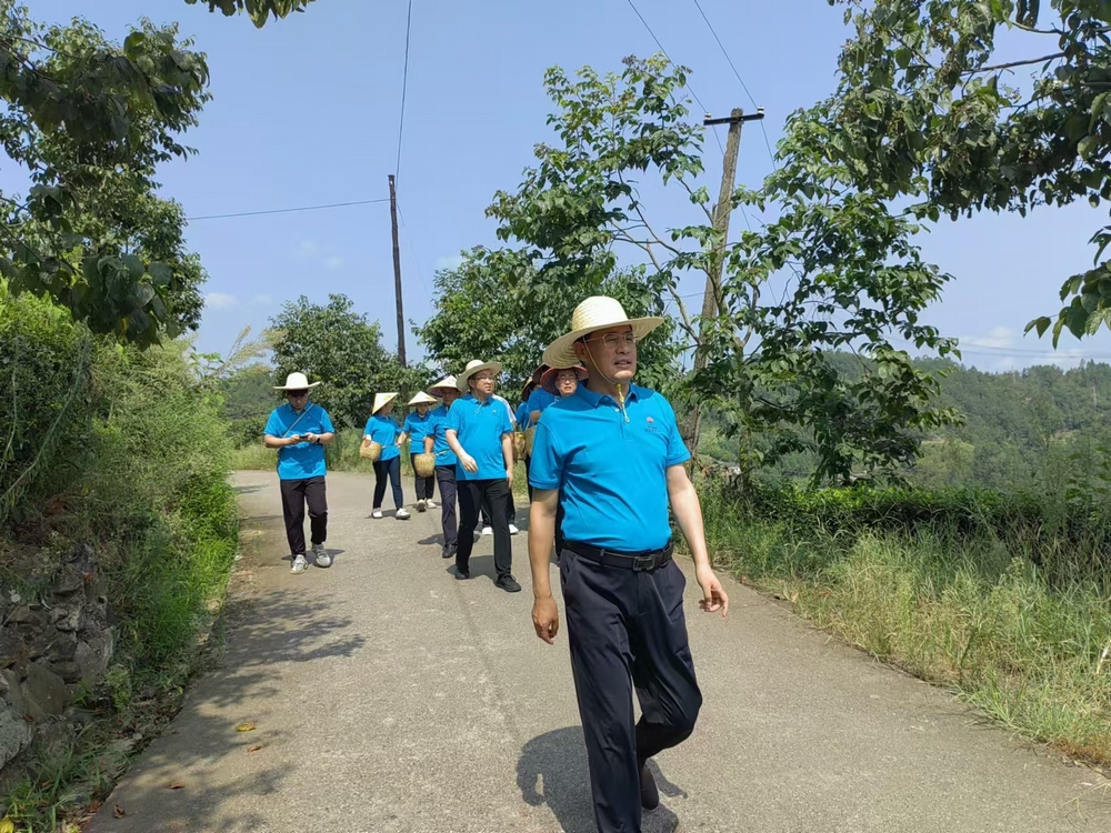 司正林帶隊開展助力鄉(xiāng)村振興農(nóng)旅體驗和“金秋助學”活動