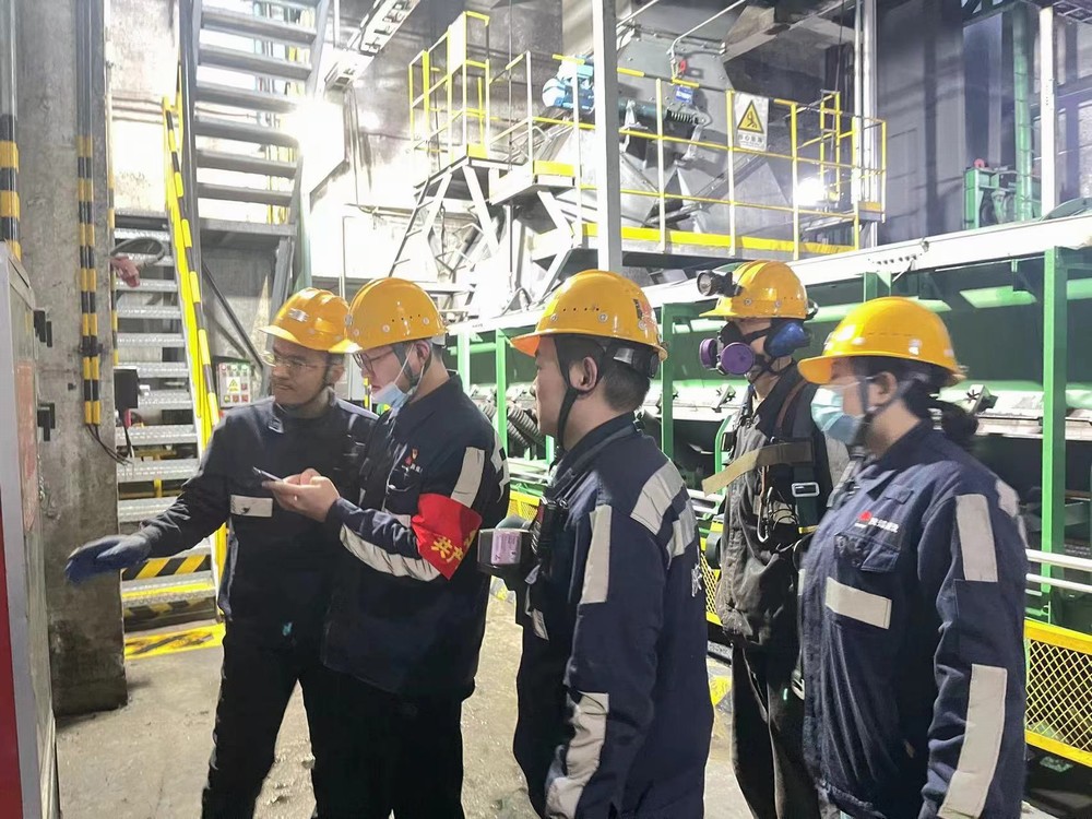 陜煤建設(shè)洗選煤運(yùn)營公司紅柳林洗煤廠項(xiàng)目部：實(shí)施“黨建+”三項(xiàng)工程 筑牢安全生產(chǎn)基石