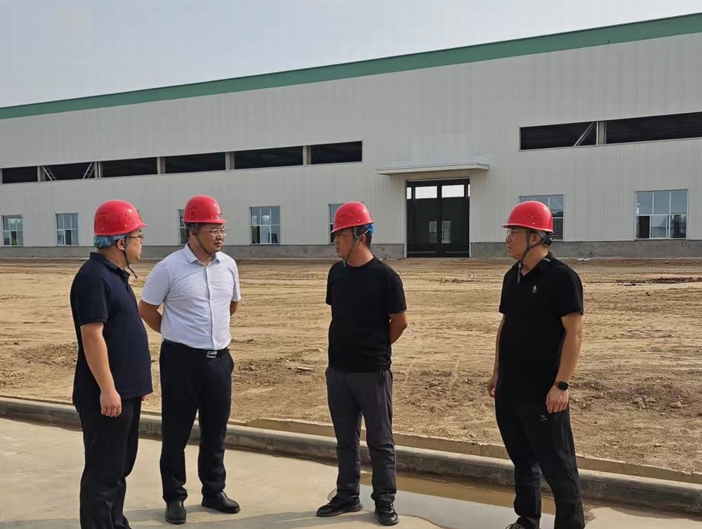 陜西建材科技有限公司副總經(jīng)理郭正亮一行深入陜煤建設天工公司煤矸石項目開展節(jié)前安全檢查