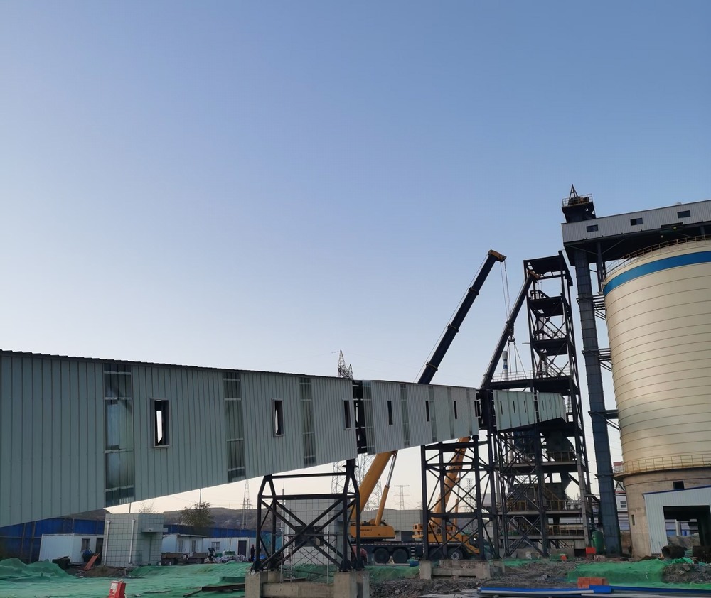 陜煤建設(shè)天工公司土建第二十五項(xiàng)目部：細(xì)化“人、材、機(jī)”管理，助力棧橋順利吊裝