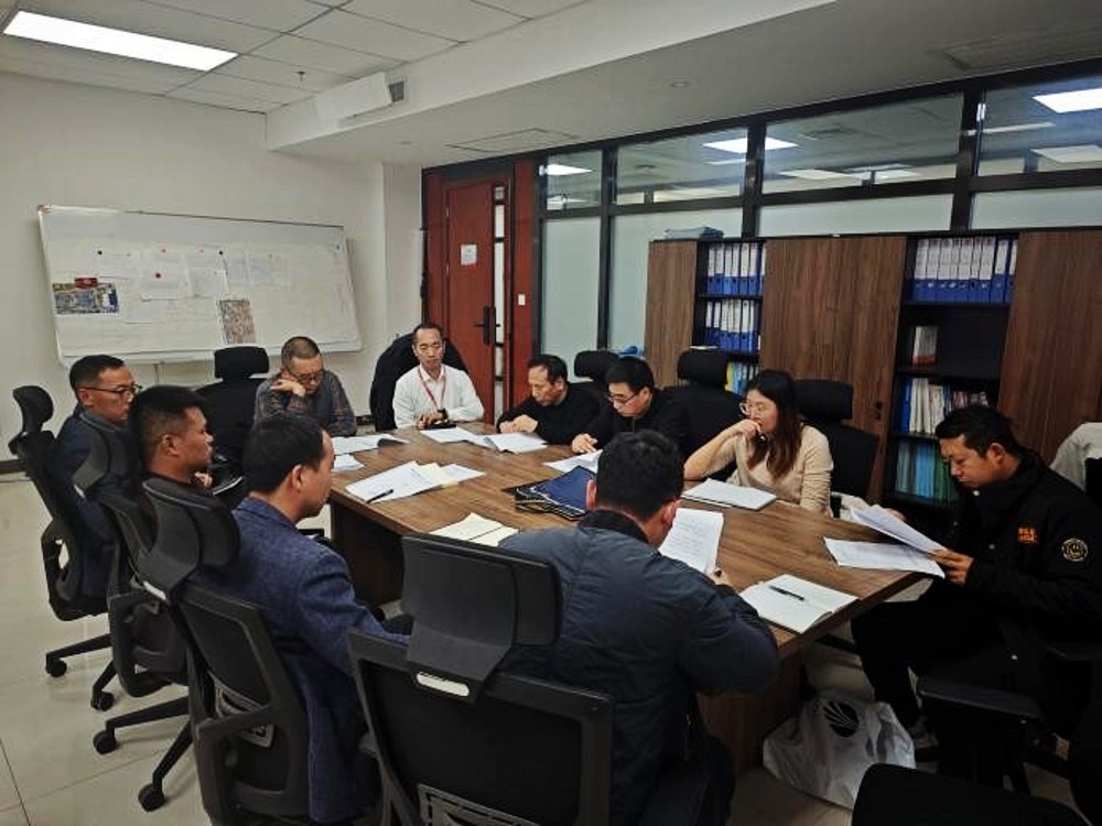 陜煤建設(shè)渭南分公司承建的曹家灘煤礦物資棚及場(chǎng)地硬化工程順利通過竣工驗(yàn)收