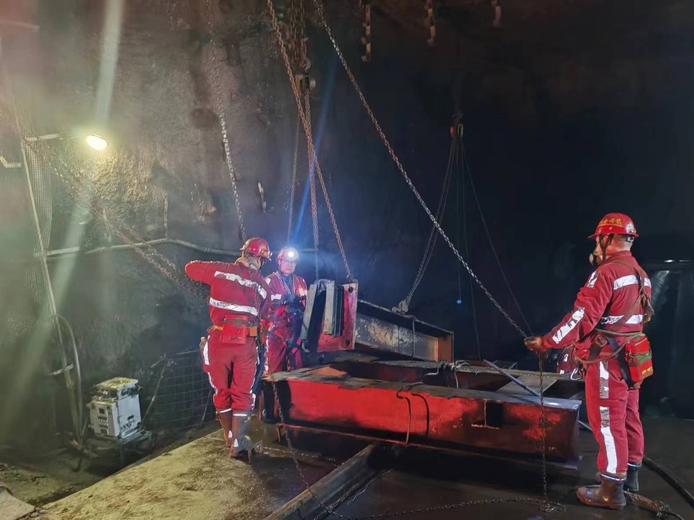 陜煤建設(shè)機電安裝公司：崗位上的春節(jié)，他們的堅守很 “燃”