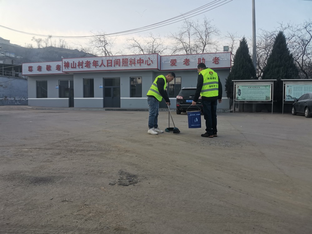 陜煤建設(shè)路橋分公司：學(xué)雷鋒，三月春“鋒”暖人心