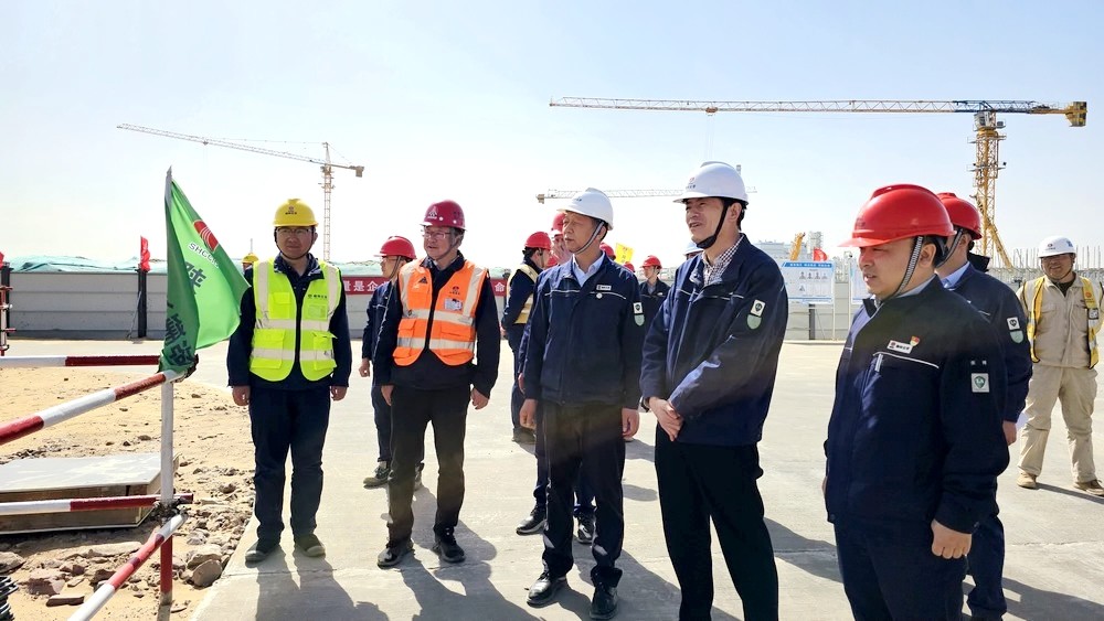 陜煤集團榆林化學(xué)有限責任公司黨委副書記、總經(jīng)理段立波一行深入天工公司基層項目檢查指導(dǎo)