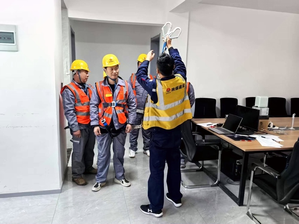 陜煤建設(shè)銅煤公司: 構(gòu)建安全“三維屏障”保障高質(zhì)量發(fā)展