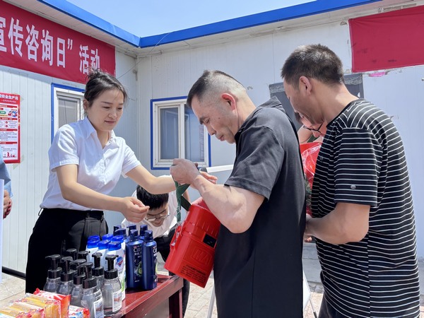 陜煤建設(shè)煤礦運營服務(wù)分公司：安全生產(chǎn)“她”力量 巾幗助力守平安