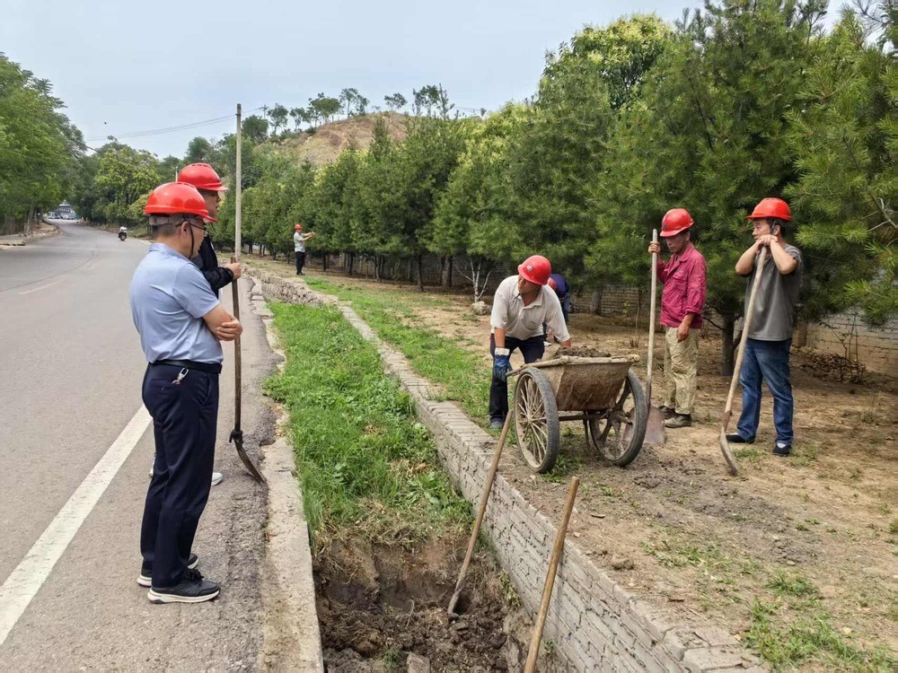 安全生產(chǎn)月超燃行動(dòng)！清淤攻堅(jiān)顯身手 巧思護(hù)墻守安全