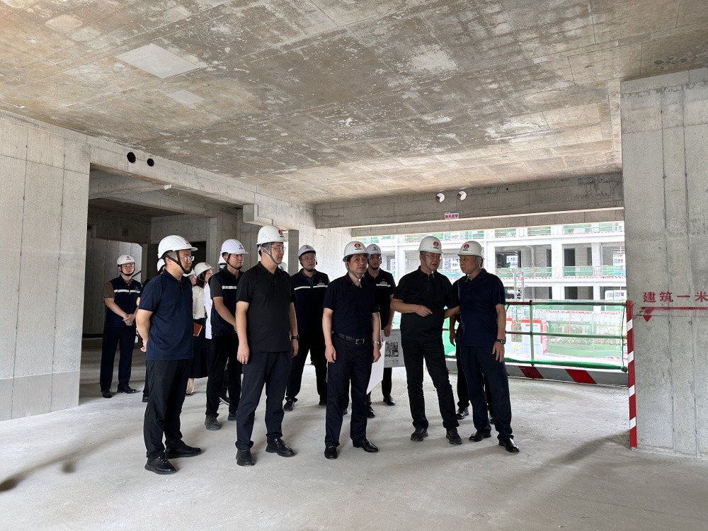 陜煤實業(yè)集團黨委書記、董事長、總經(jīng)理胡守平深入天工公司基層項目檢查指導(dǎo)