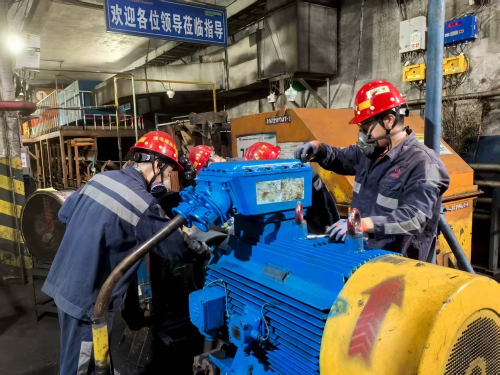 陜煤建設(shè)洗選煤運(yùn)營(yíng)公司檸條塔運(yùn)營(yíng)項(xiàng)目部：汗水浸透工裝色，高溫檢修護(hù)生產(chǎn)