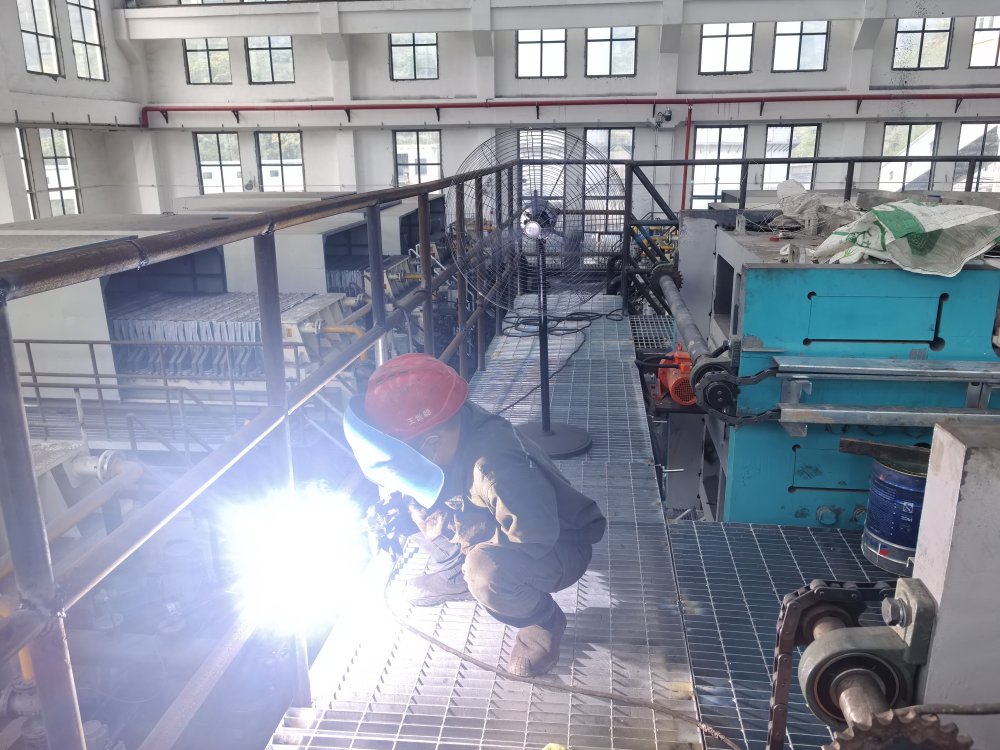 陜煤建設(shè)韓城分公司安裝六項(xiàng)目部：“清涼暴擊”已就位！硬核守護(hù)工地“抗暑特種兵”