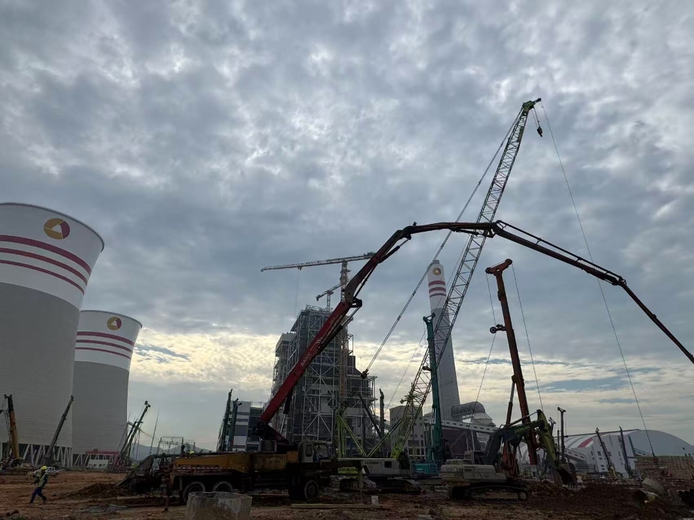 24小時(shí)鏖戰(zhàn)！陜煤電力上高有限公司2x1000MW清潔煤電擴(kuò)建項(xiàng)目煤倉間灌注樁圓滿完成