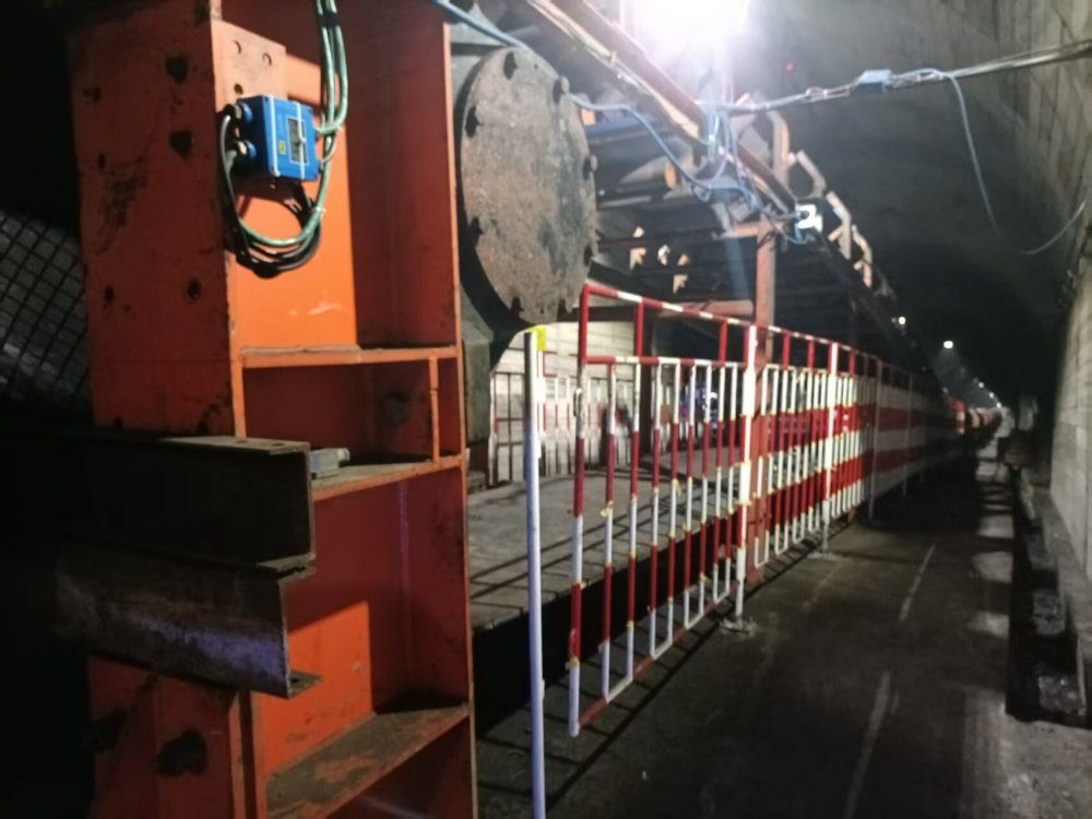 秋實(shí)映礦建！陜煤建設(shè)韓城分公司安裝第四項(xiàng)目部 施工的大佛寺礦4煤西部膠帶大巷二部帶式輸送機(jī)延伸設(shè)備安裝工程圓滿通過竣工預(yù)驗(yàn)收