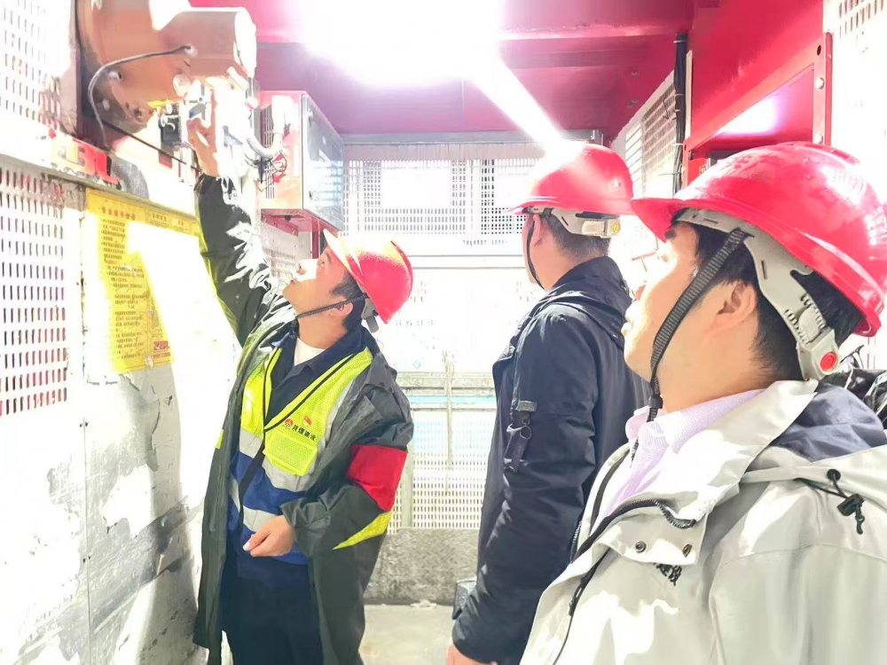 陜煤建設(shè)韓城分公司土建二項(xiàng)目部：安全不下線，青春在一線