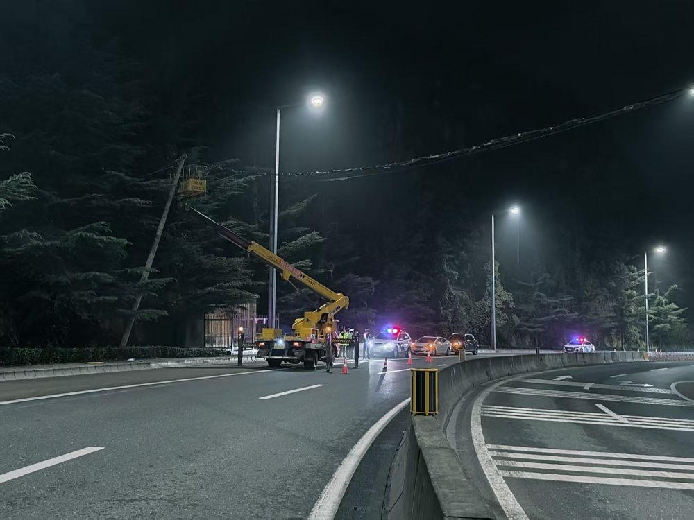 陜煤建設(shè)川耀公司：聞“險(xiǎn)”而動(dòng)排隱患    守護(hù)川耀道路平安線