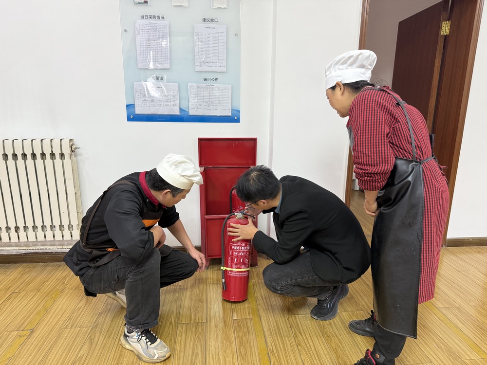 陜煤建設(shè)銅煤公司：多點(diǎn)發(fā)力織密安全網(wǎng)，全員行動(dòng)護(hù)航發(fā)展路