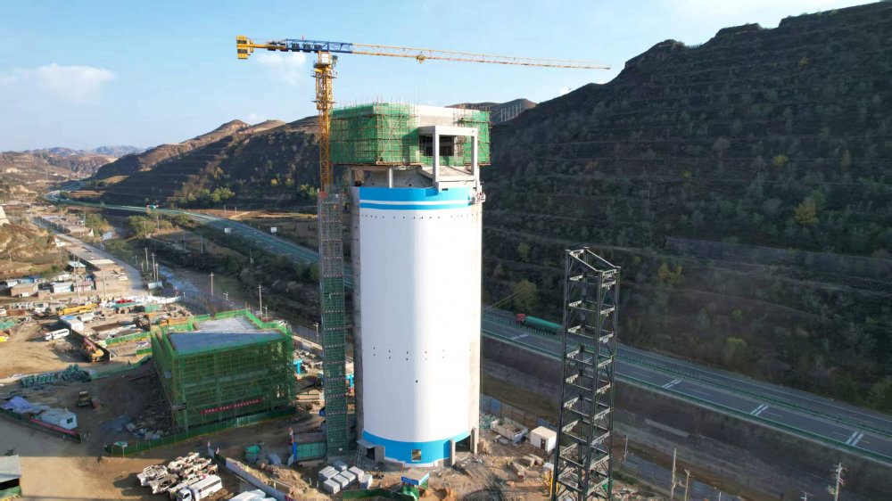 提前2天落位！橫山天云煤礦棧橋鋼支架架起“運輸樞紐”，12月投產(chǎn)再添保障