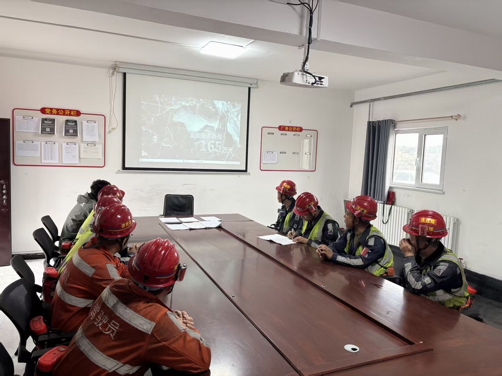 陜煤建設洗選煤運營公司第五項目部： 打出“組合拳” 把穩(wěn)“安全舵”