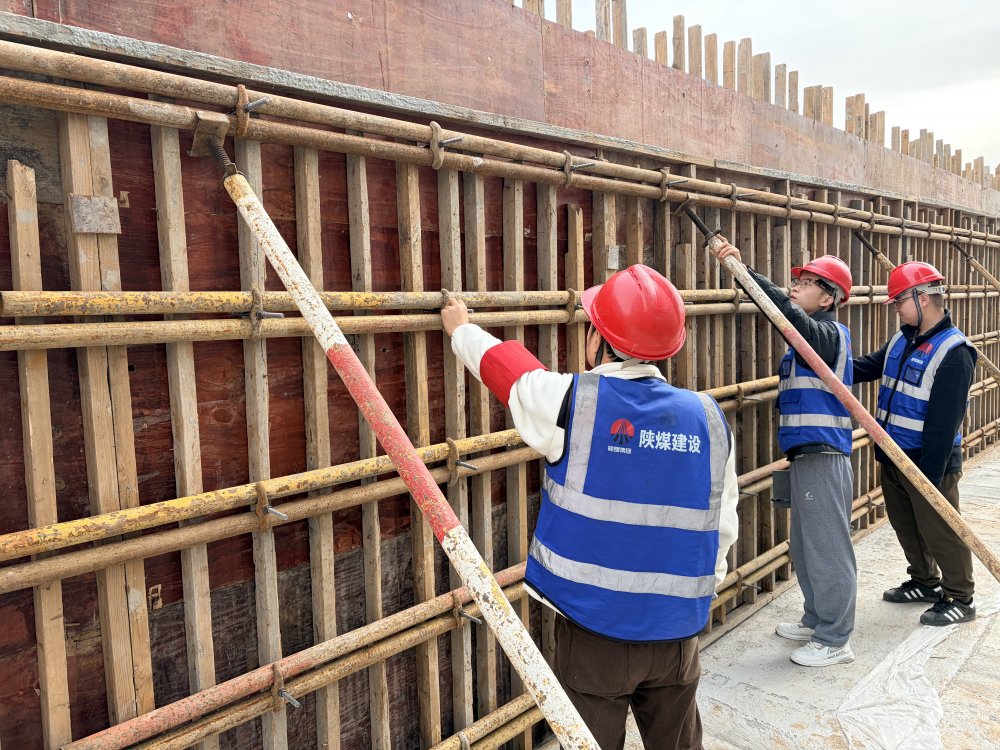 陜煤建設(shè)韓城分公司土建一項(xiàng)目部：青春護(hù)航安全線，百日攻堅(jiān)里的“硬核”擔(dān)當(dāng)