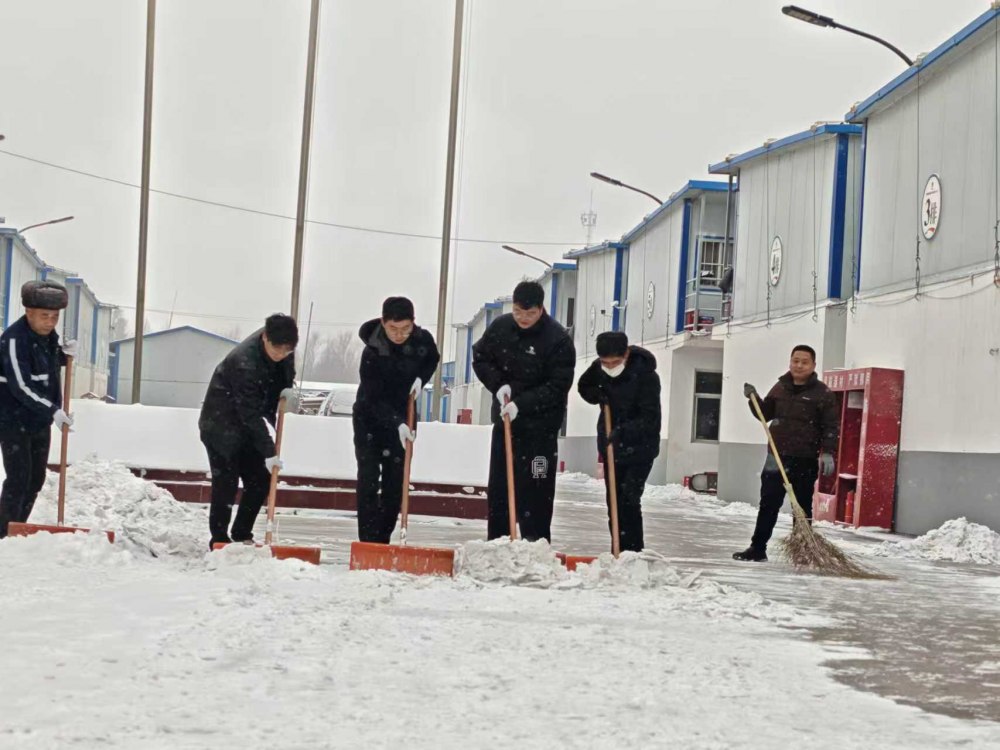 陜煤建設(shè)煤礦運營服務(wù)分公司：設(shè)備“御醫(yī)”開良方，雪后問診保平安